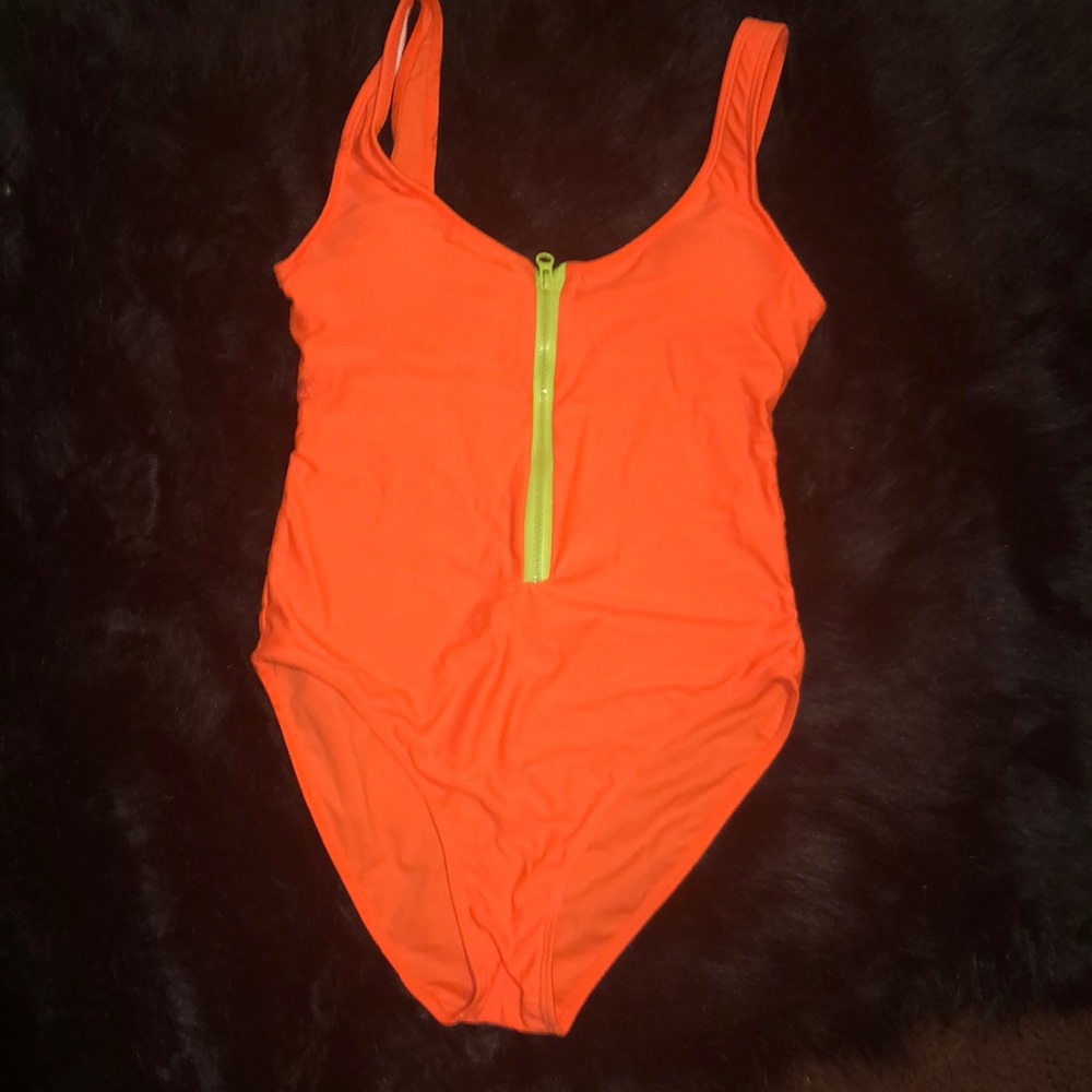 Cut out back, zipper from swimsuit